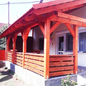 Fedett terasz - korláttal /cseréptetős/